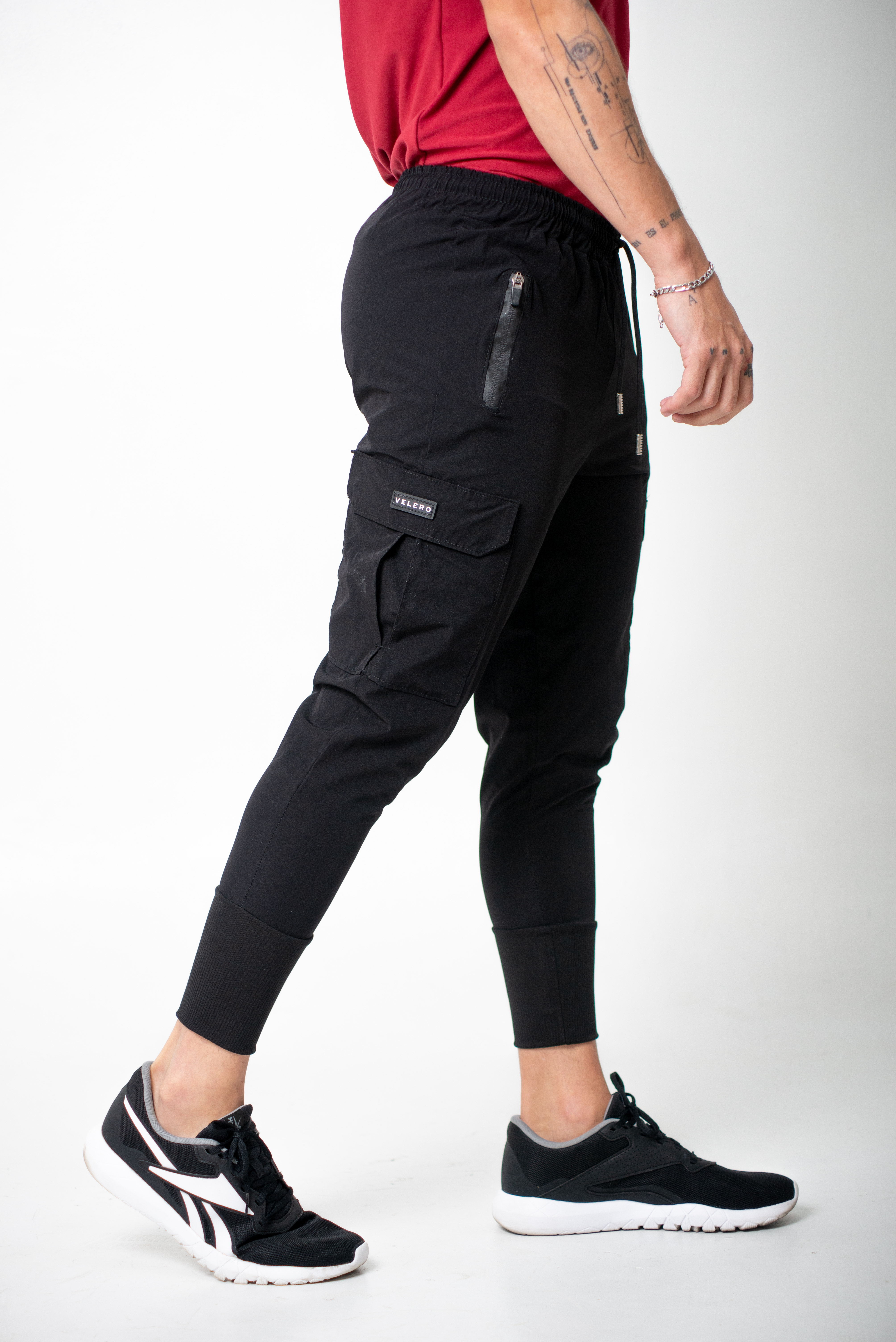Jogger Velero Negro